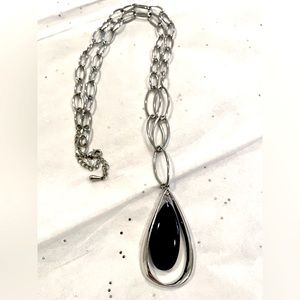 ▪️Lia Sophia Chain link silver tone necklace with onyx tear drop stone